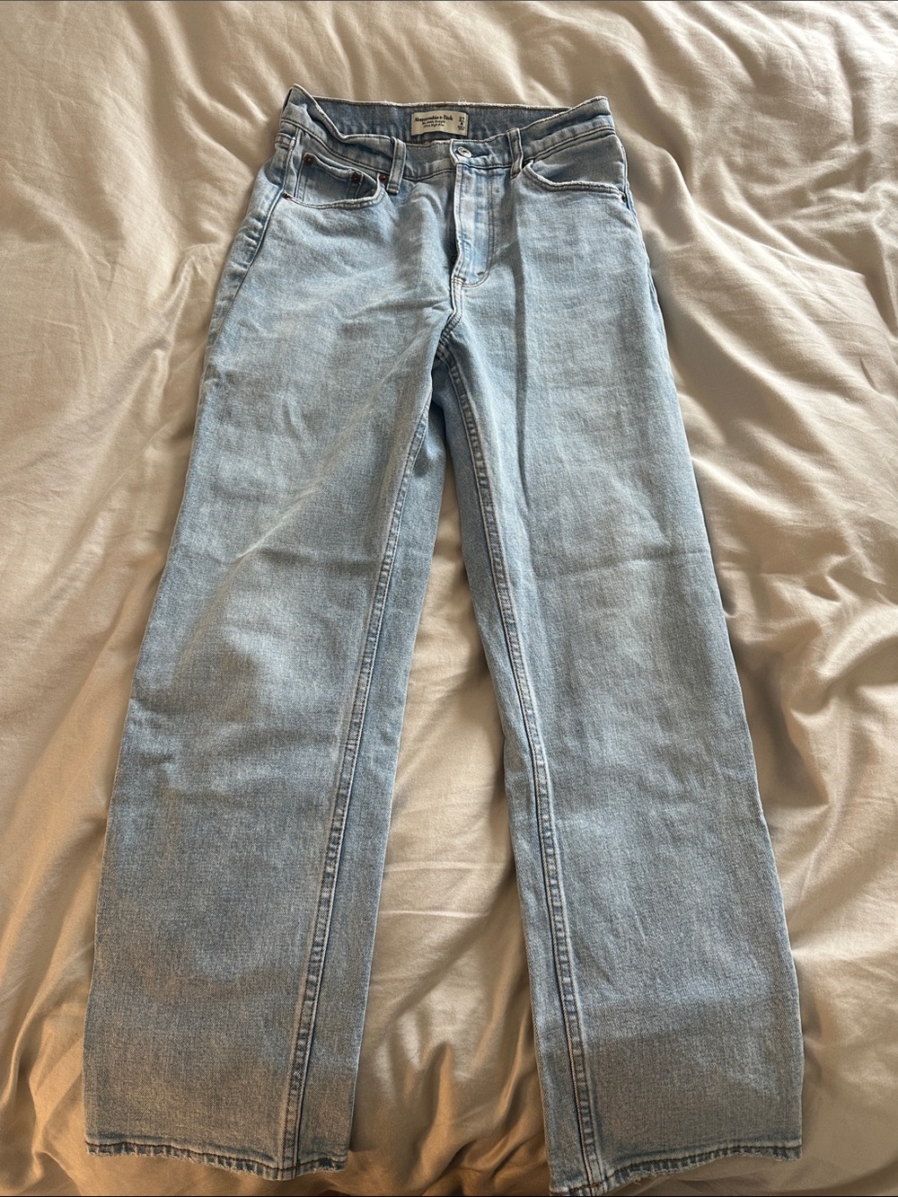 Abercrombie Women’s The Ankle Straight Ultra High Rise Jean - light wash
